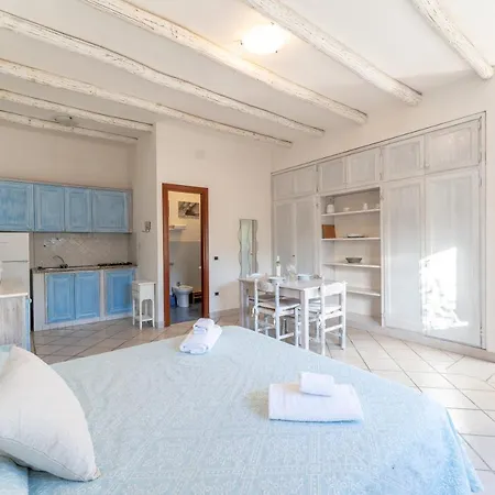 Antonina * Porto Rotondo